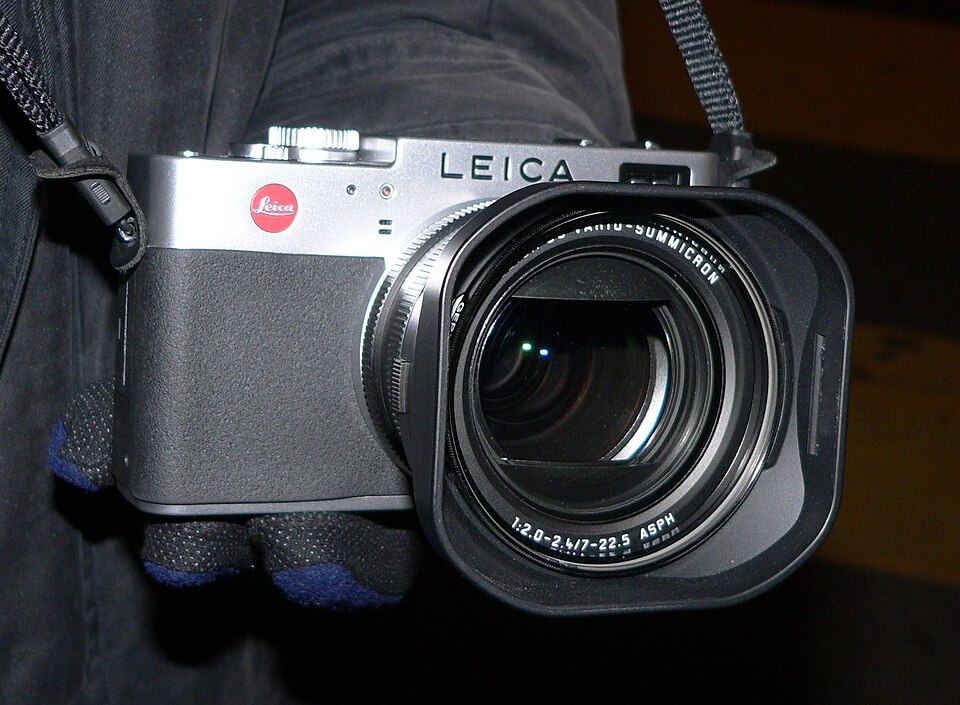 Leica Digilux 2 (18255) - Leica Camera Body (2004)